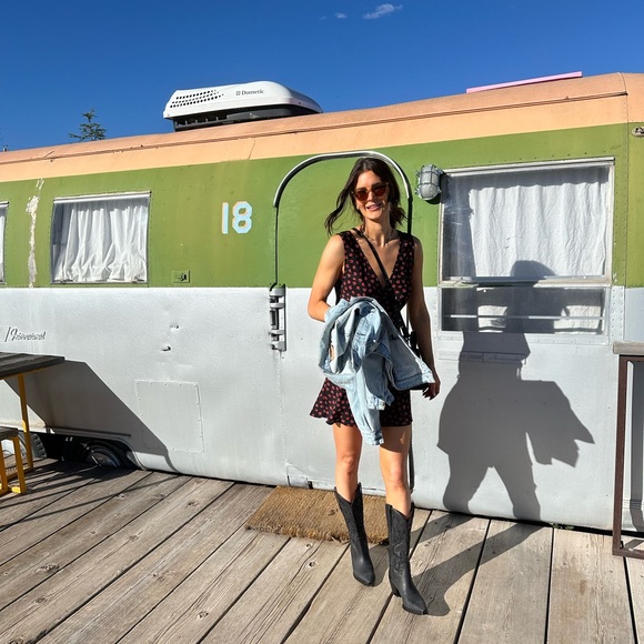 Meet your Posher, Logan - Picture 1 of 1